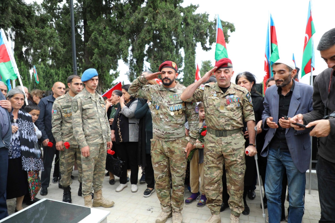 Vaqif Alıyevin qalıqları Gəncədə dəfn edildi - FOTOLAR